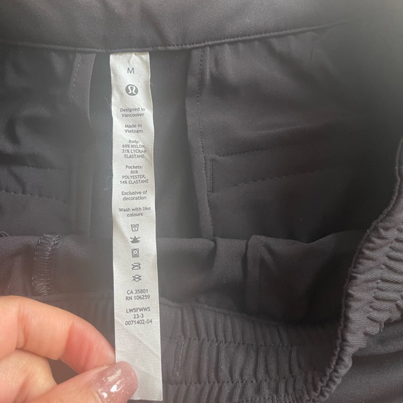Lululemon on the fly pants - Picture 4 of 7